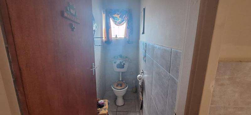 5 Bedroom Property for Sale in Dana Bay Western Cape